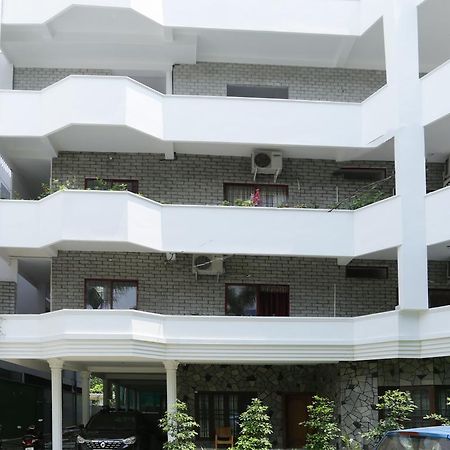 Hotel Heaven Gardens Kochi Exterior foto