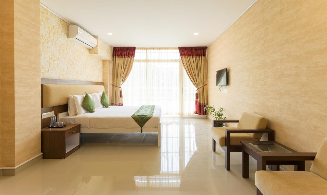 Hotel Heaven Gardens Kochi Exterior foto