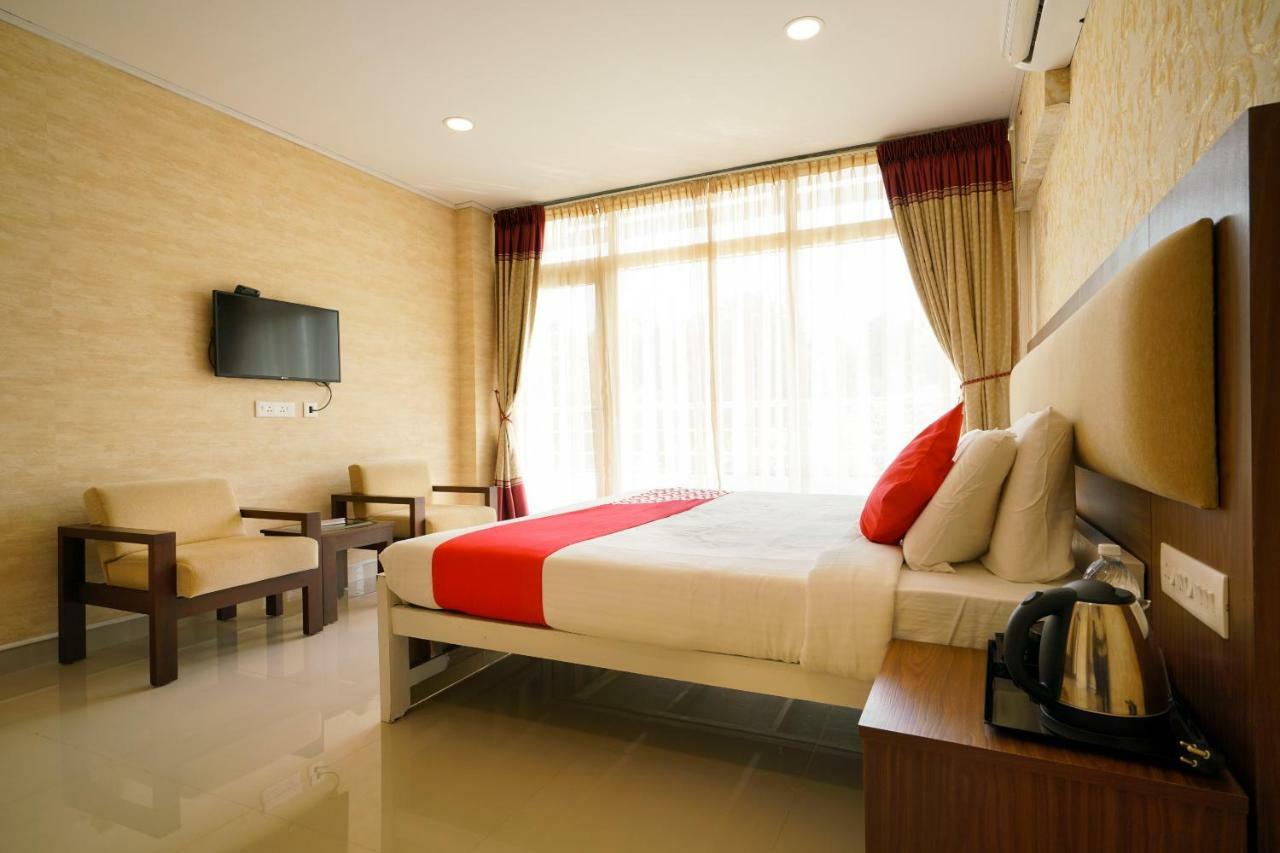 Hotel Heaven Gardens Kochi Exterior foto