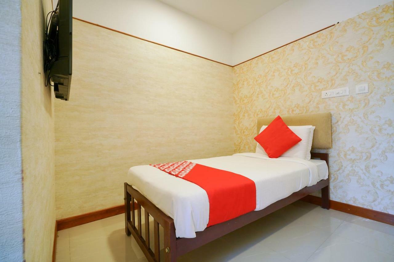 Hotel Heaven Gardens Kochi Exterior foto