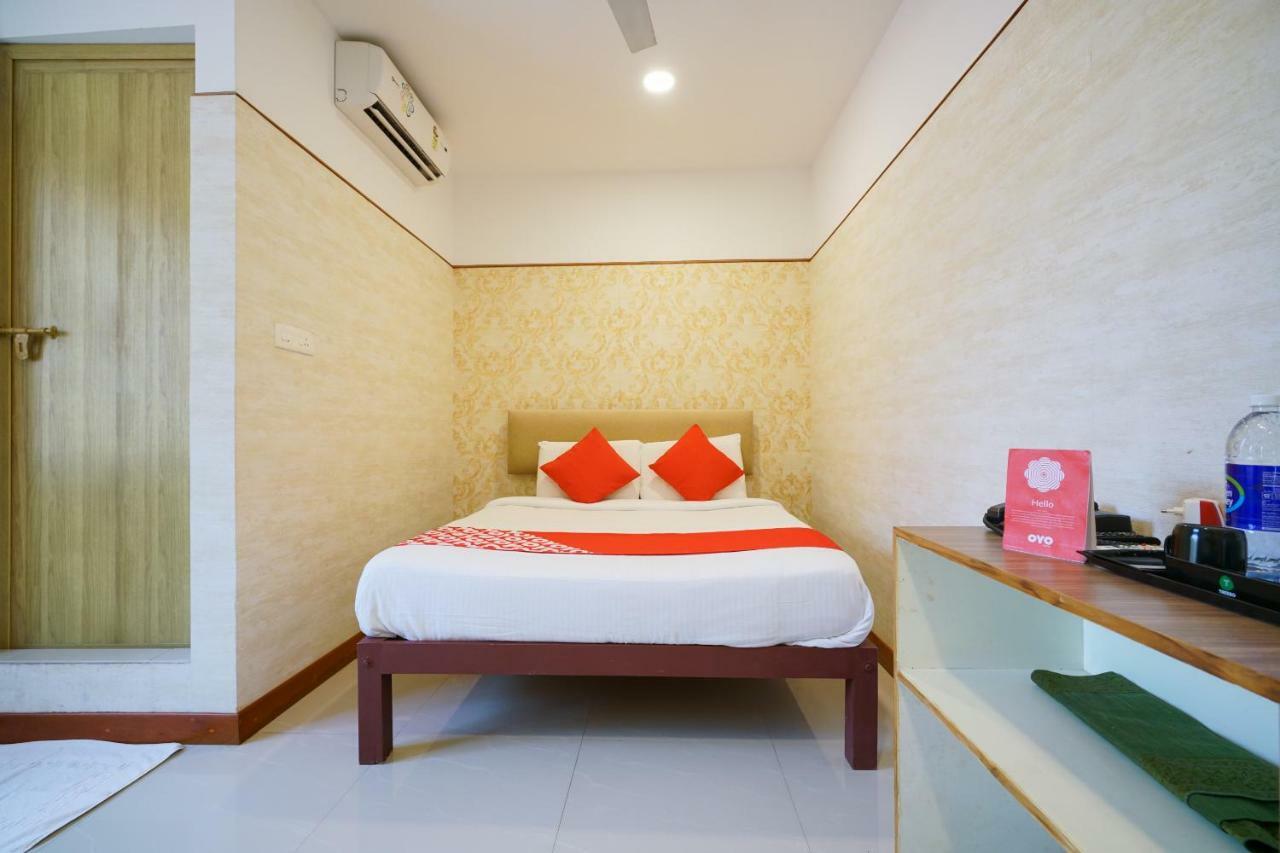 Hotel Heaven Gardens Kochi Exterior foto
