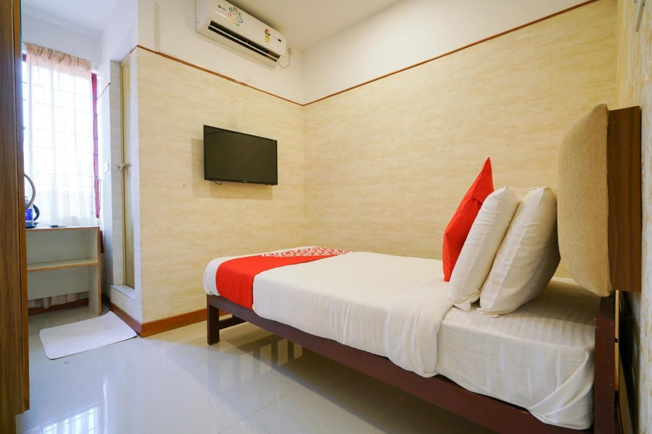 Hotel Heaven Gardens Kochi Exterior foto